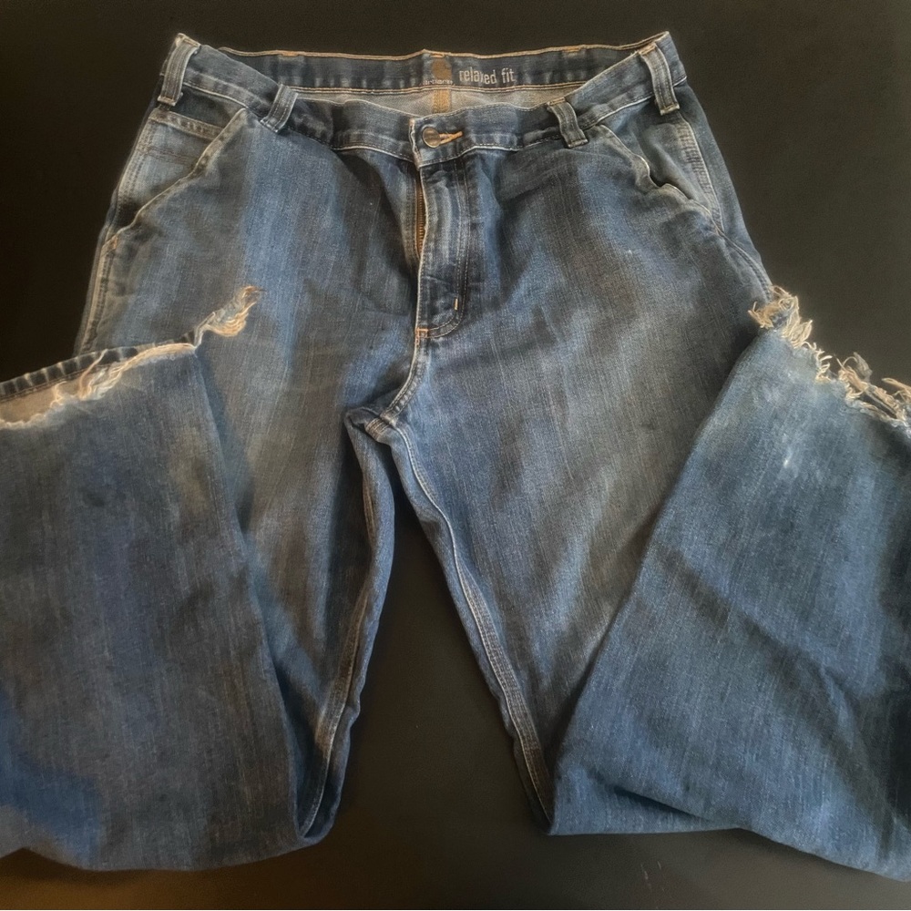 💙 Carhartt Relaxed Fit Distressed Blue Jeans 💙